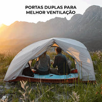 Interior da barraca espaçoso para 2 pessoas, promovendo conforto térmico e higiene no uso com sacos de dormir de qualidade.