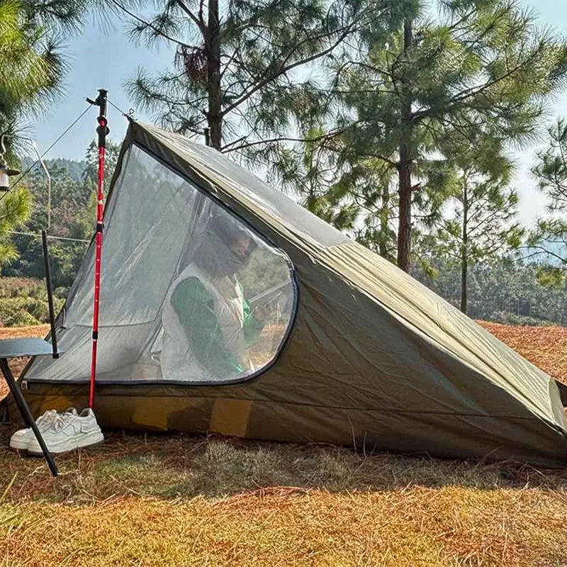 Barraca para 1 Pessoa Ultraleve | Impermeável Ary-1 sendo usada na natureza