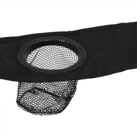 Close-up do porta-copos duplo, um detalhe de Alto Valor que oferece conveniência e organização no apoio de braço.