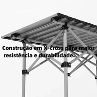 Mesa Dobrável de 95cm com construção em X-Cross, garantindo durabilidade e resistência para apoio de itens de camping.