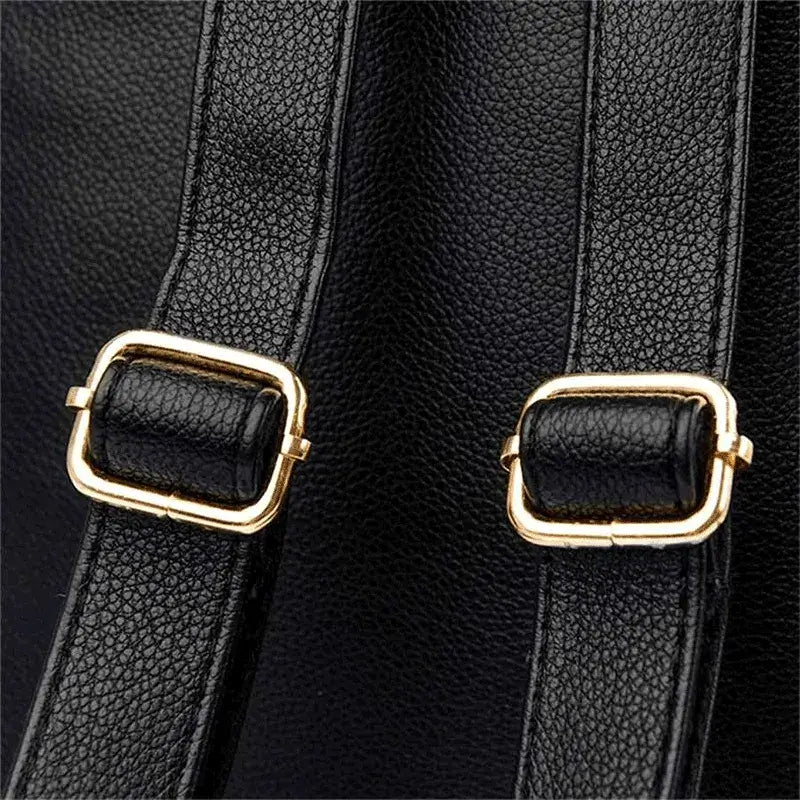 Mochila Feminina Couro Preta | Urban Chic
