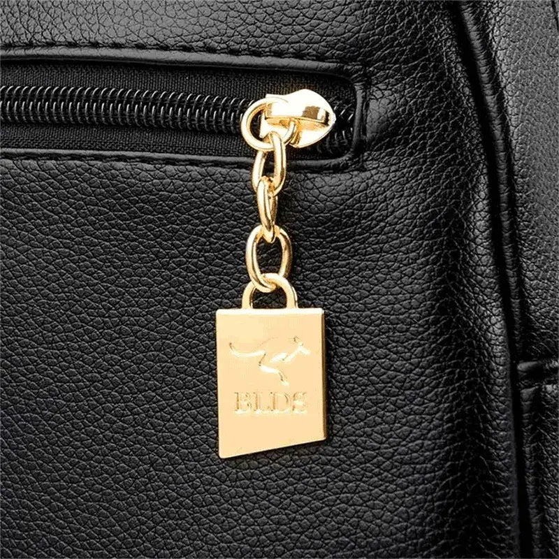 Mochila Feminina Couro Preta | Urban Chic