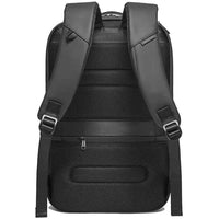 Vista traseira da mochila com painel anti-suor e tecido respirável, garantindo conforto ergonômico e durabilidade.
