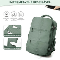 Mochila impermeável e resistente ao desgaste, com painel respirável e confortável, comprovando durabilidade e conforto.