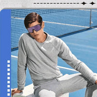 Usuário com óculos em quadra, reforçando o uso casual/esportivo e o design moderno de Alto Valor.