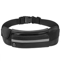 Pochete Esportiva Impermeável preta, com faixa refletiva, acessório de Alto Valor para segurança em atividades noturnas.