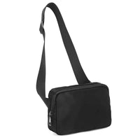 Pochete Transversal Compacta Neo preta, destacando o design minimalista e a portabilidade ideal para a cintura.