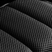 Vista traseira com painel respirável em malha, garantindo conforto antissudor e durabilidade no uso prolongado.