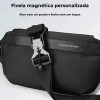 Close-up da fivela magnética personalizada, garantindo segurança e acesso rápido com tecnologia de Alto Valor.