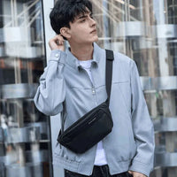 Usuário utilizando a Shoulder Bag na moda transversal, combinando estilo casual e conforto no dia a dia.