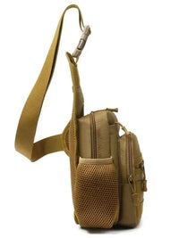 Vista lateral da bolsa, mostrando a costura reforçada e os zíperes de qualidade, garantindo vedação e durabilidade do acessório.