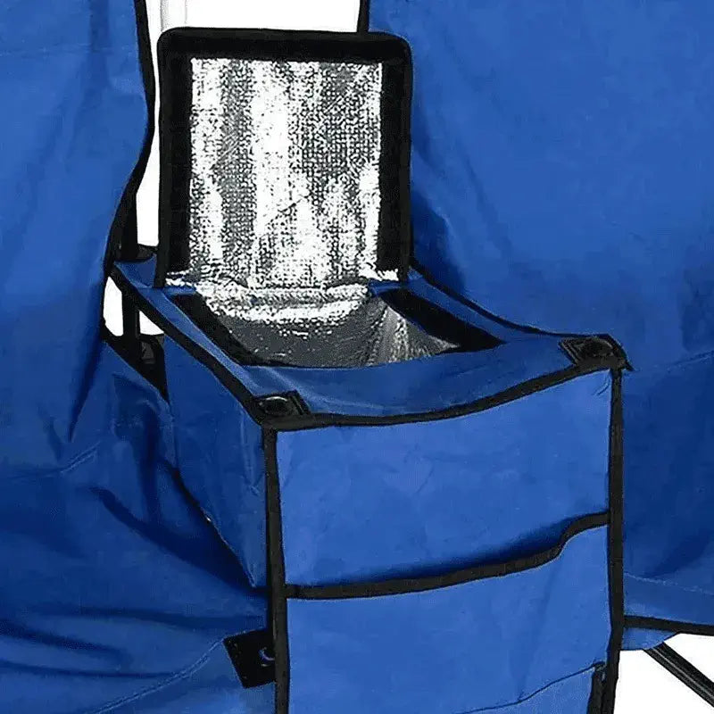 Close-up do cooler embutido e isolado da cadeira, essencial para manter bebidas frescas e a conveniência do cliente.